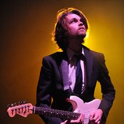 Fyfe Dangerfield - List pictures