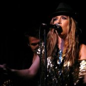 Zz Ward - List pictures