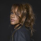 Shontelle - List pictures