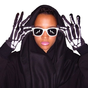 Lucy Love - List pictures