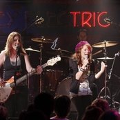 Everly - List pictures