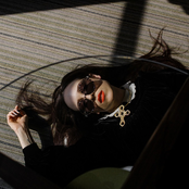 Allie X - List pictures