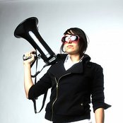 Michelle Chamuel - List pictures