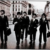 Gomez - List pictures