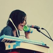 Emily Wells - List pictures