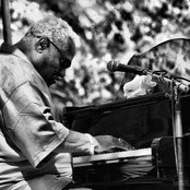 John Wright - List pictures