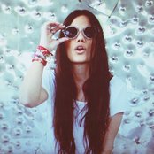 Sofi De La Torre - List pictures