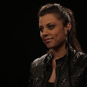 Mélanie René - List pictures