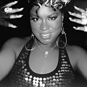 Ester Dean - List pictures