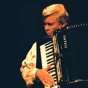 Pauline Oliveros - List pictures