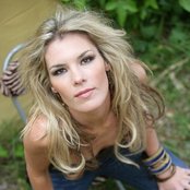 Jennifer Paige - List pictures