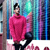 Solange - List pictures