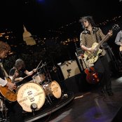 Raconteurs - List pictures