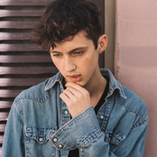 Troye Sivan - List pictures