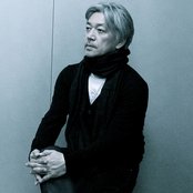 Ryuichi Sakamoto - List pictures