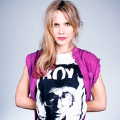 Oh Land - List pictures