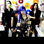 Stitched Up Heart - List pictures