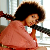 Esperanza Spalding - List pictures
