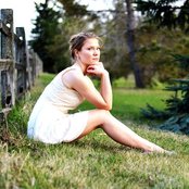 Melody Grace - List pictures