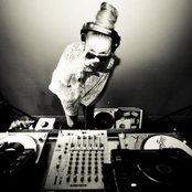 Ayah Marar - List pictures