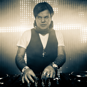 Oakenfold - List pictures