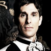 Perry Farrell - List pictures