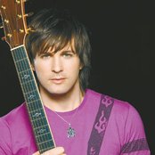 Axel Fernando - List pictures