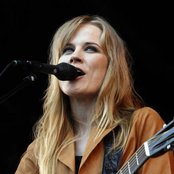 Ilse Delange - List pictures