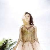 Lenka - List pictures