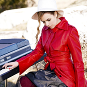 Maya Sar - List pictures