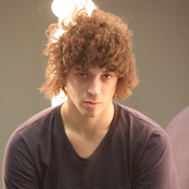 Julian Perretta - List pictures