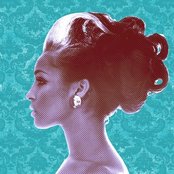 Melody Thornton - List pictures