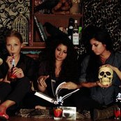 Magneta Lane - List pictures