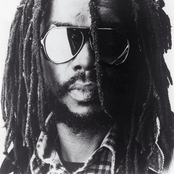 Peter Tosh - List pictures