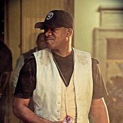 Papa San - List pictures