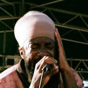 Junior Kelly - List pictures