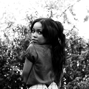 Dionne Broomfield - List pictures
