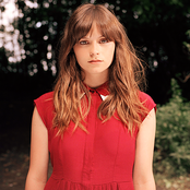 Gabrielle Aplin - List pictures