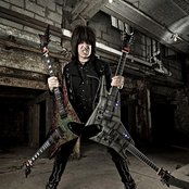 Michael Angelo - List pictures