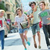 Hyphen Hyphen - List pictures