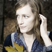 Laura Gibson - List pictures