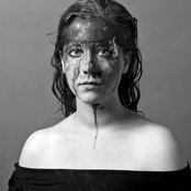 Anna Aaron - List pictures