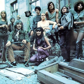 Les Humphries Singers - List pictures