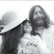 Yoko Ono - List pictures