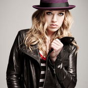 Zz Ward - List pictures
