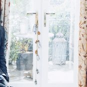 Bear's Den - List pictures