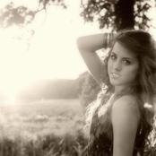 Angie Miller - List pictures