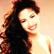 Selena - List pictures