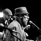 Nicholas David - List pictures