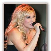 Julie Roberts - List pictures